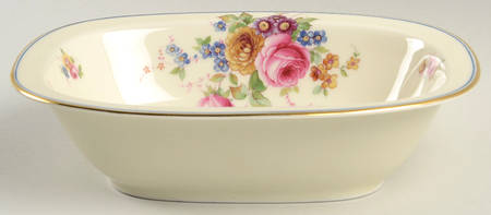 The Ascot 8" Oval Vegetable Bowl