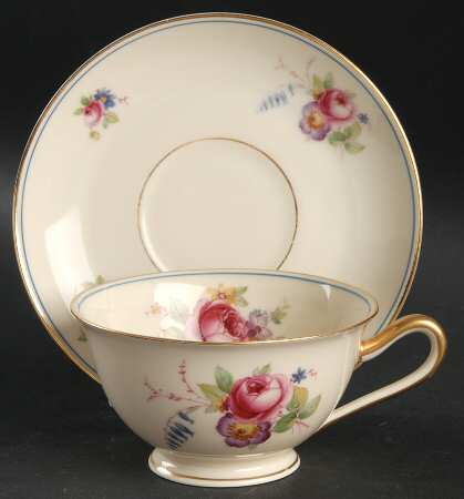 The Ascot Footed Cup & Saucer Set