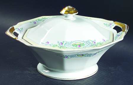 Beaumont Round Covered Vegetable by Tirschenreuth