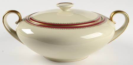 Bedford Round Covered Vegetable