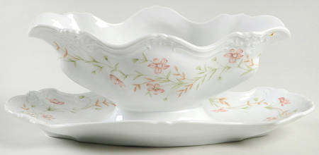 Belle Fleur Gravy Boat with Attached Underplate
