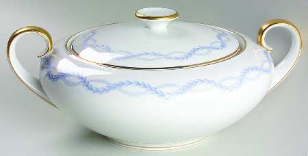 Bluefield Round Covered Vegetable