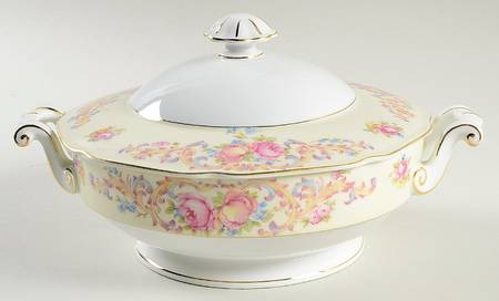 Cambria Round Covered Vegetable
