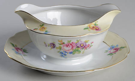 Carlton Gravy Boat with Attached Underplate