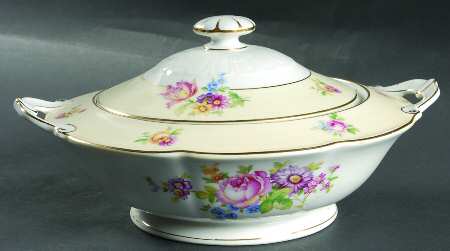 Carlton Round Covered Vegetable