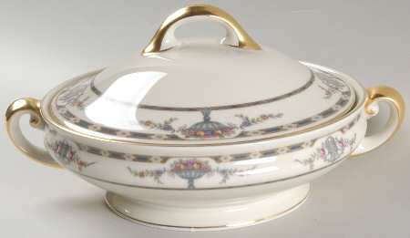 The Chatham Round Covered Vegetable