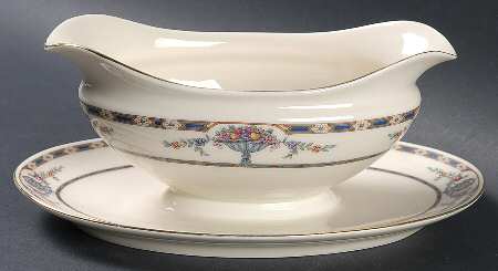The Chatham Gravy Boat with Attached Underplate