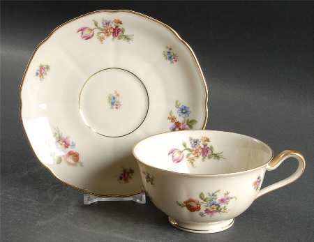 Colwyn Oversized Cup & Saucer Set
