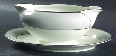 Dawn Gravy Boat with Attached Underplate