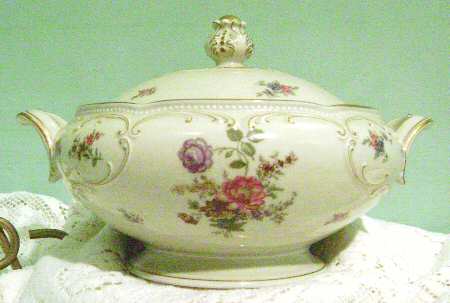Dresden Round Covered Vegetable