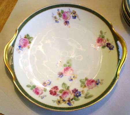 The Durham Handled Cake Plate