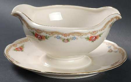 The Elgin Gravy Boat with Attached Underplate