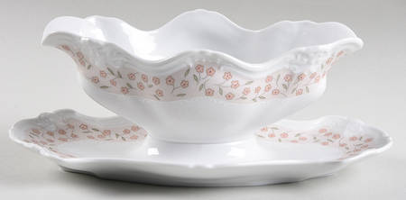 Fleur De Mers Gravy Boat with Attached Underplate