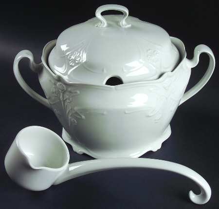 Fortuna White Tureen & Lid w/Ladle