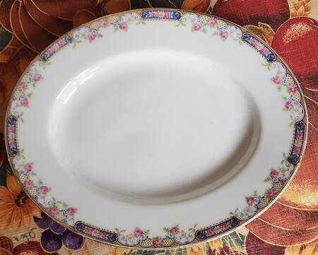 Franklin 10" Oval Serving Platter