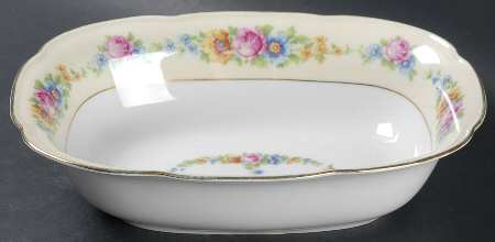 The Hampton 9" Oval Vegetable Bowl