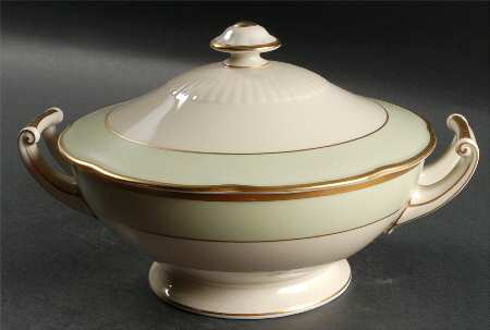 Lakewood Round Covered Vegetable