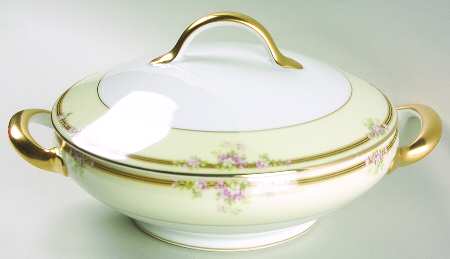 Madison Round Covered Vegetable