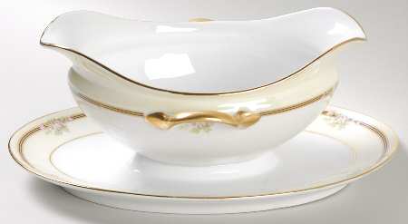 Madison Gravy Boat with Attached Underplate