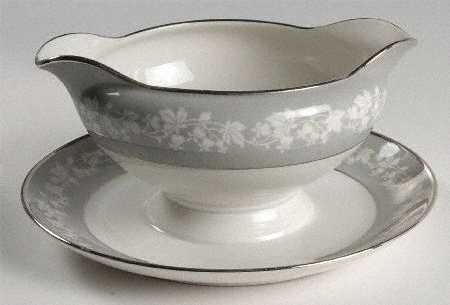 Mayflower Gravy Boat with Attached Underplate