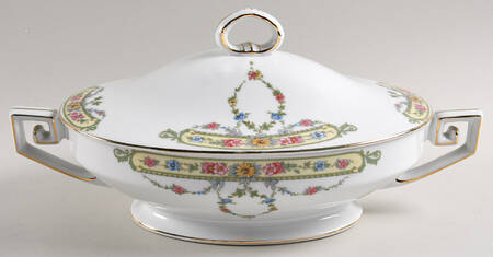 Monmouth Oval Covered Vegetable