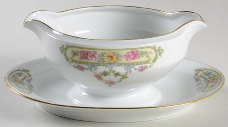 Monmouth Gravy Boat with Attached Underplate