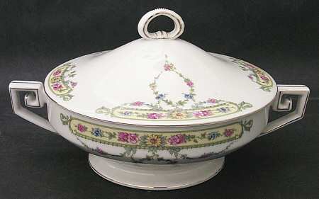 Monmouth Round Covered Vegetable