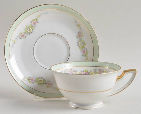 The Montrose Footed Cup & Saucer Set