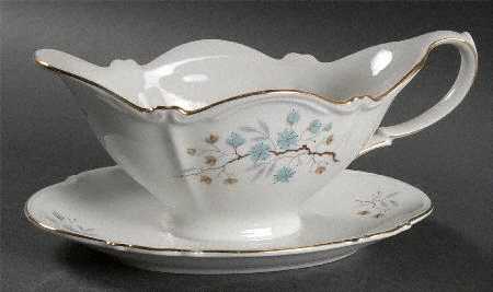 Naomi Gravy Boat with Attached Underplate