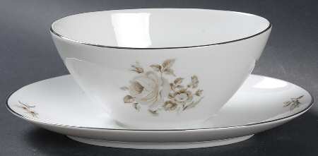 Newport Gravy Boat with Attached Underplate