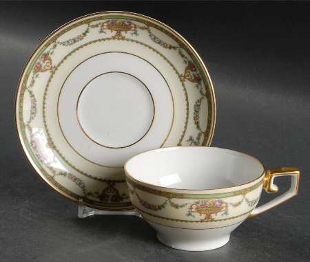 The Newton Flat Cup & Saucer Set