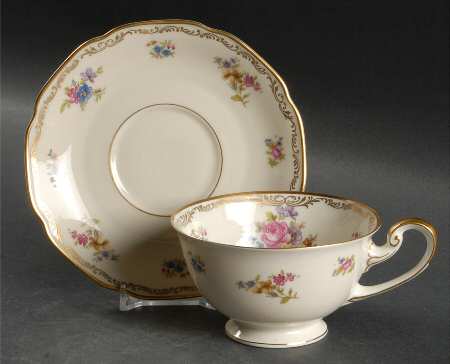 The Newton Footed Cup & Saucer Set