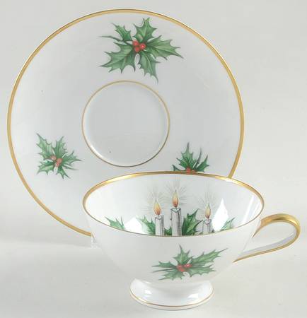 Noel Footed Cup & Saucer Set