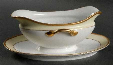 Plymouth Gravy Boat with Attached Underplate