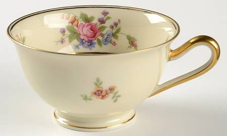 Queen's Rose Smooth #4416 Footed Cup