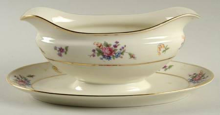 Queen's Rose Smooth #4416 Gravy Boat with Attached Underplate