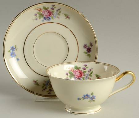 Queen's Rose Smooth #4416 Footed Cup & Saucer Set
