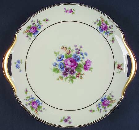 Queen's Rose Smooth #4416 Handled Cake Plate