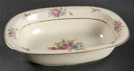 Queen's Rose Smooth #4416 9" Oval Vegetable Bowl