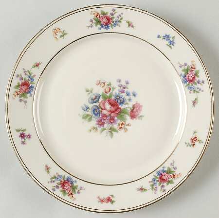 Queen's Rose Smooth #4416 Luncheon Plate