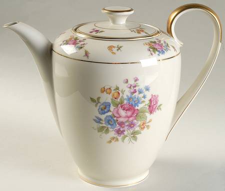 Queen's Rose Smooth #4416 Coffee Pot & Lid