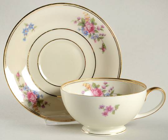 Queen's Rose Smooth #4416 Footed Cup & Saucer Set