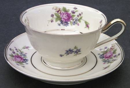 Queen's Rose Smooth #4416 Footed Cup & Saucer Set