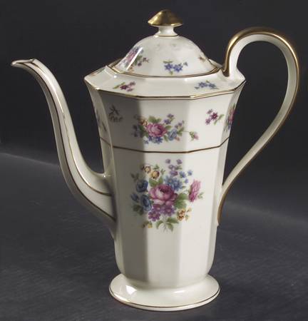 Queen's Rose Smooth #4416 Coffee Pot & Lid