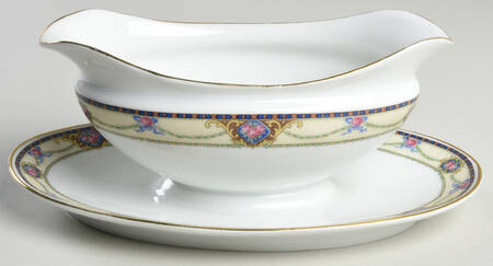 Raleigh Gravy Boat with Attached Underplate