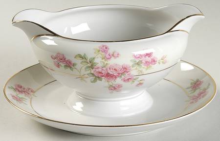 Rambler Rose Gravy Boat with Attached Underplate