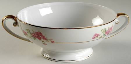 Rambler Rose Round Vegetable No Lid