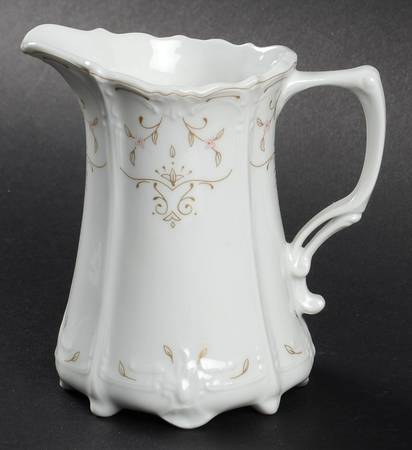 Royal Rouge Creamer