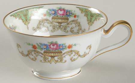 The Shannon (White Border) Footed Cup
