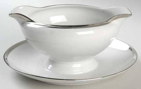 The Silverton Gravy Boat with Attached Underplate
